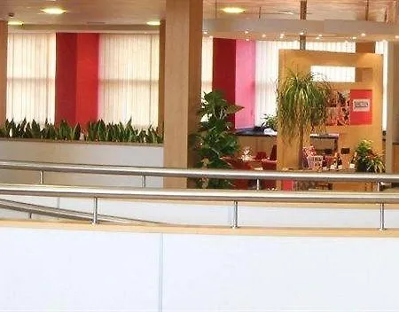 Ramada London North Hotel