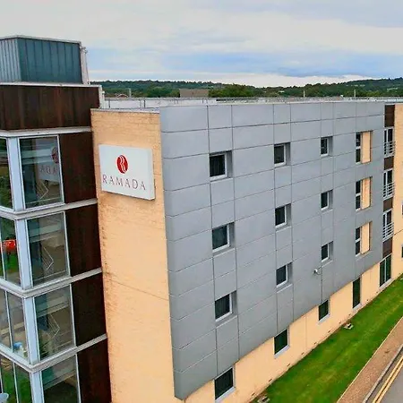 Ramada London North Hotel 4*