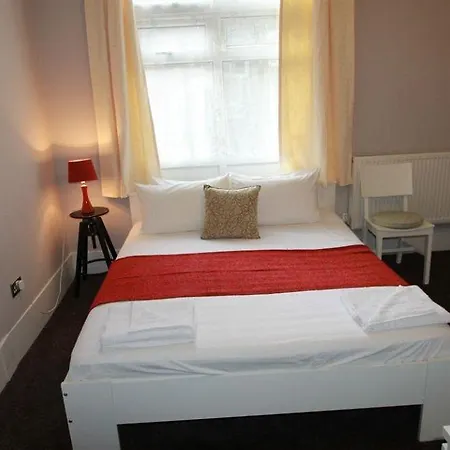 Manor House London Hotel 2*
