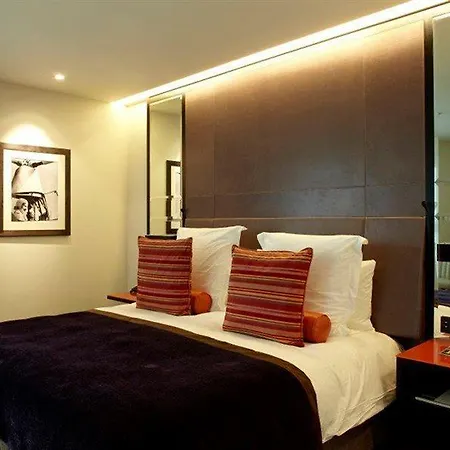 Crowne Plaza Battersea 4* London