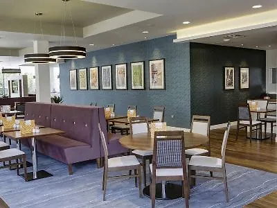 Holiday Express - Excel By Ihg Otel