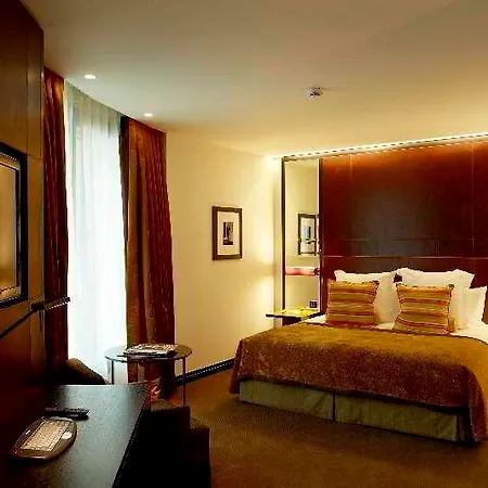 Crowne Plaza Battersea Hotel London