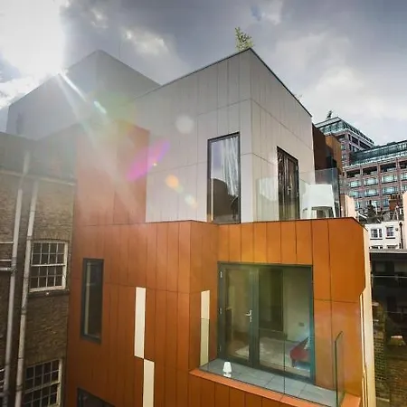 Room Home Stay 4* Londra