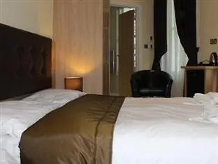 The Shoreditch 3*