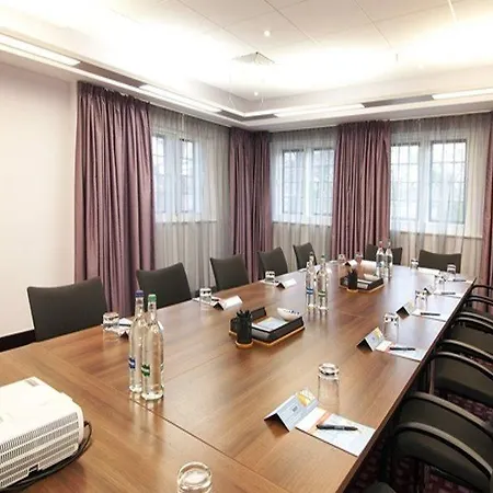 Hotel Doubletree By Hilton London Heathrow Airport 4*