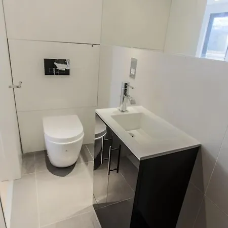 Room Home Stay Aparthotel 4*