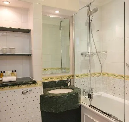 Hendon Hall Hotel 4*