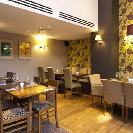 Premier Hotel