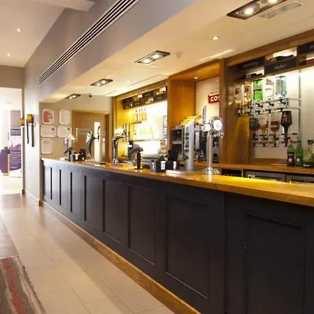 Premier Hotel 2*