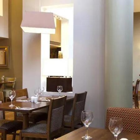Premier Hotel 2*