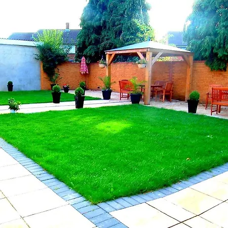 Bed and Breakfast Heathrow Travellers Hub 3*