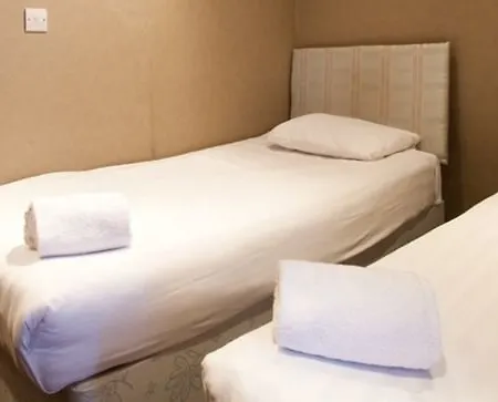 Cranford Hotel 2*