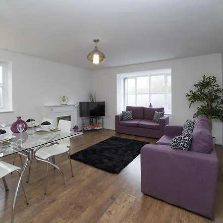Quiet Riverside Apartment