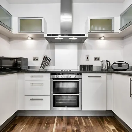 Canary Wharf - Corporate River View Apartments * London