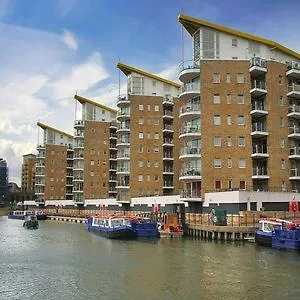 מלון Holiday Express Limehouse By Ihg 3*