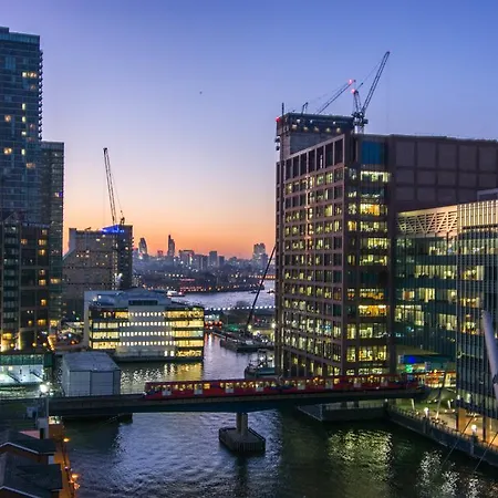 Canary Wharf - Corporate River View Apartments