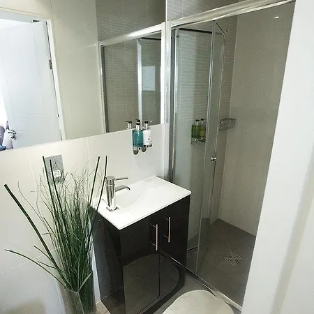 Room Home Stay 4* Londra