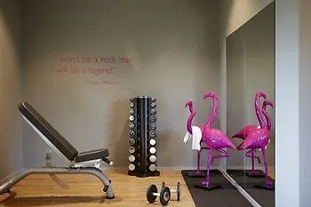 Moxy Excel Hotell 4*