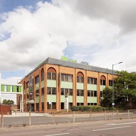 Ibis Styles London Heathrow Airport Hotel Hillingdon