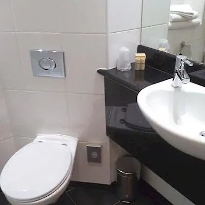 Ramada - Heathrow East