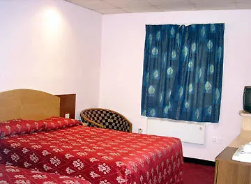 All Seasons Leyton 2* London