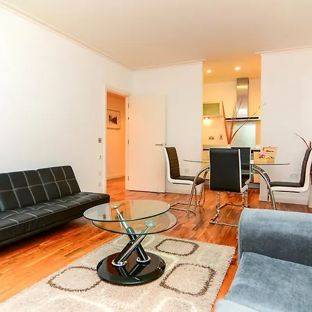 Canary Wharf - Corporate River View Apartments Apartment London