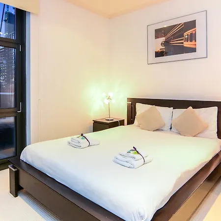 Canary Wharf - Corporate River View Apartments Apartment London