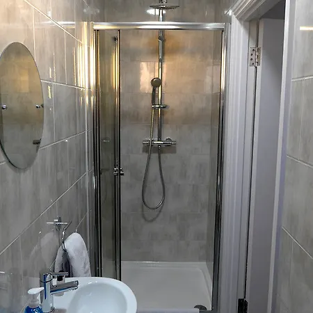 Rosalee Guest house Ilford