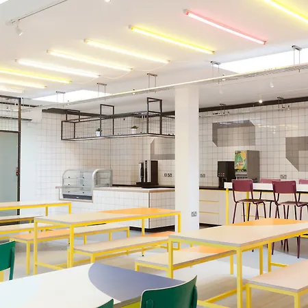 Via Limehouse Hostel Londen