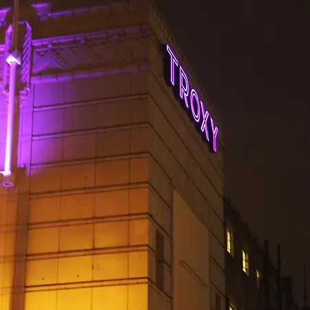 The 2* Londra