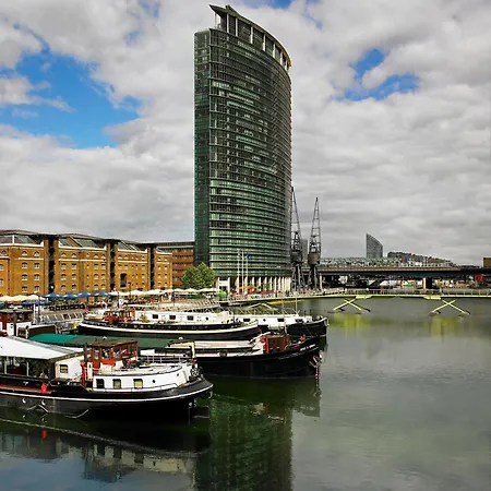 Hotel Marriott Executive London, Canary Wharf 5*
