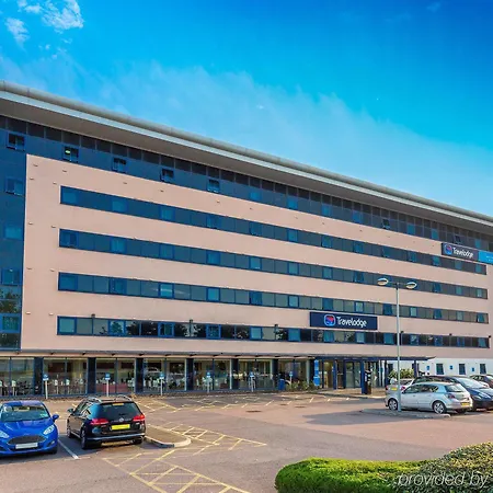 Travelodge Airport Szálloda 3*