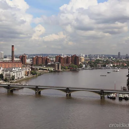 Crowne Plaza Battersea Hotel