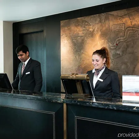 Crowne Plaza Battersea 4*