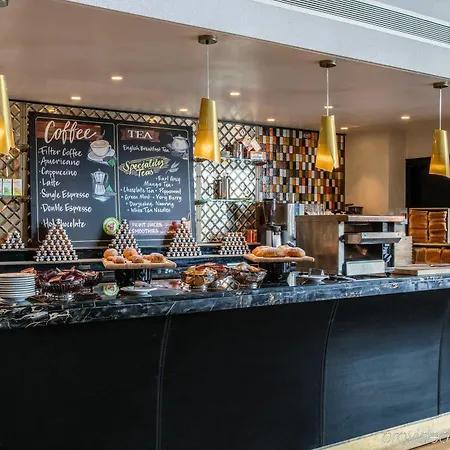 Hotel Crowne Plaza Battersea 4*