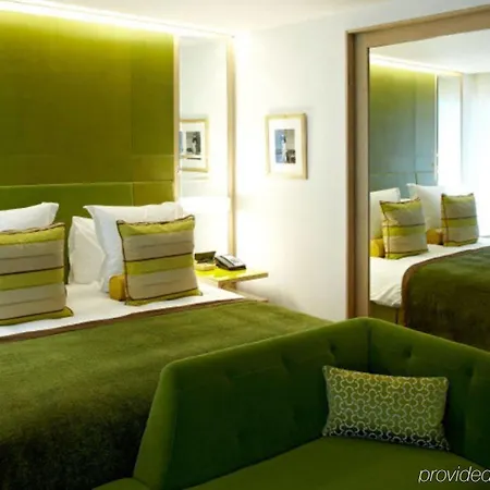 Crowne Plaza Battersea Hotel 4*