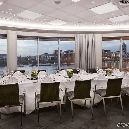 Crowne Plaza Battersea 4* London