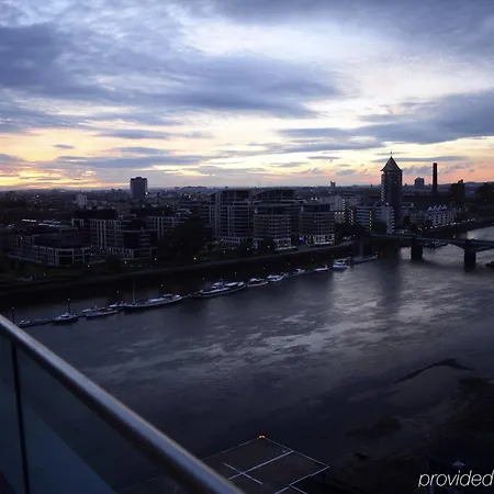 Crowne Plaza Battersea Hotel 4*
