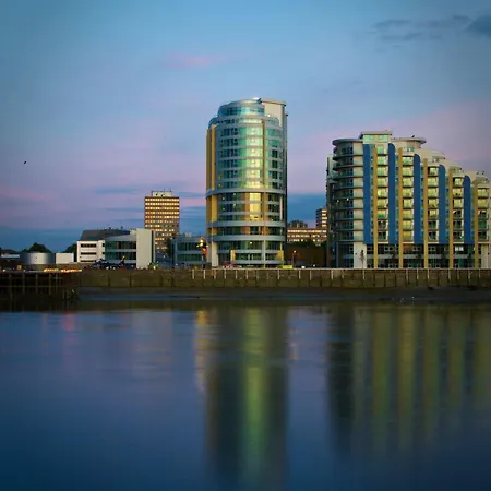 Crowne Plaza Battersea Hotel 4*