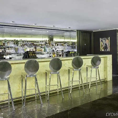 Crowne Plaza Battersea 4*
