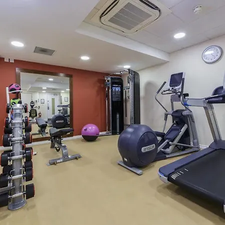 Doubletree By Hilton London Heathrow Airport 4*