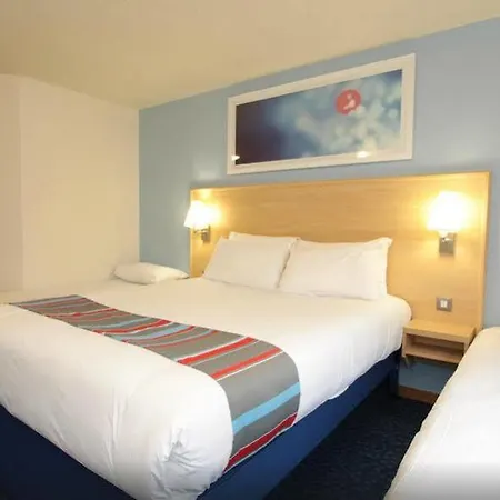 Travelodge Road 3*