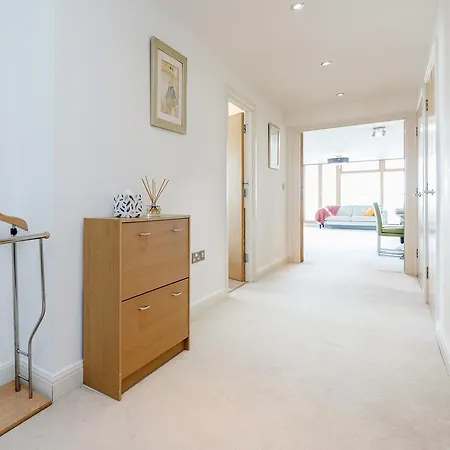 Docks Excel Apartment