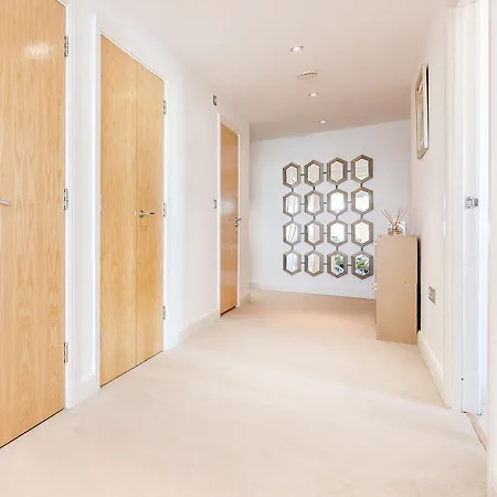 Docks Excel Apartment *
