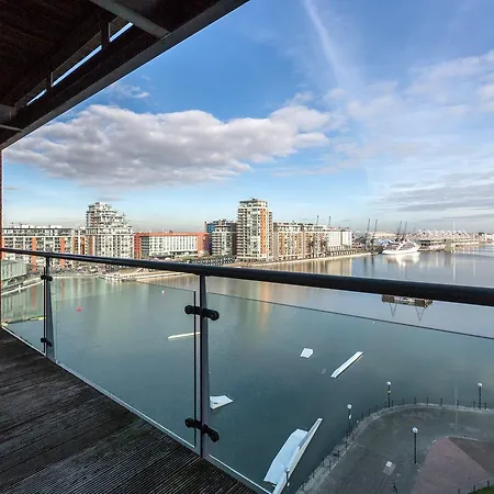 Docks Excel Apartment