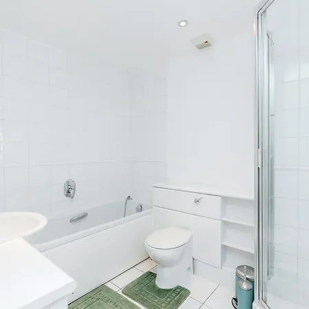 Docks Excel Apartment London
