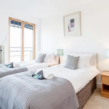 Docks Excel Apartment