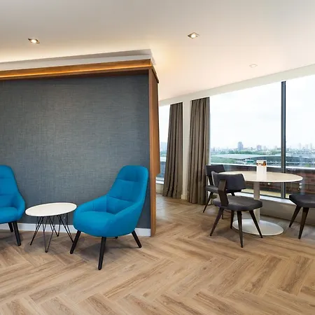 Roomzzz Stratford Aparthotel Londra