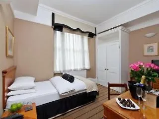 The Academy - Small Luxury Of The World 5*