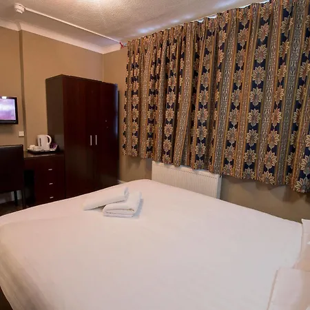 Rossmore Hotel 2*